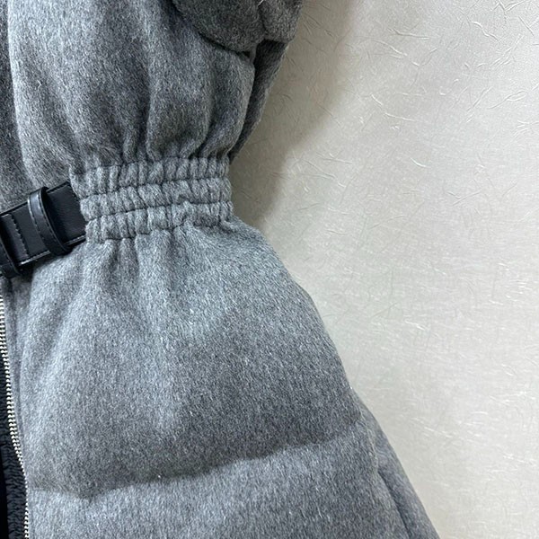 【入手困難】大人気☆プラダ フランネル ダウンジャケット コピー 29L131